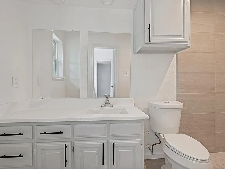 223 Meadowbrook Ln — Photo 10