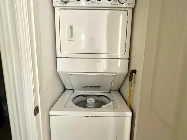 687 Bergen Avenue image 11 of 13