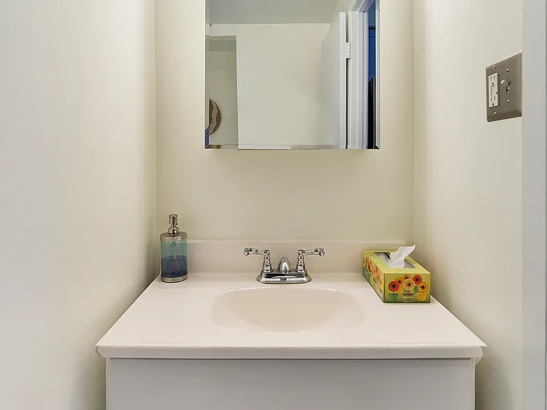 2201 Chestnut St #604 — Photo 13