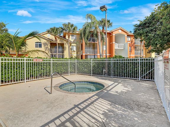 3rd image of 6380 Aragon Way