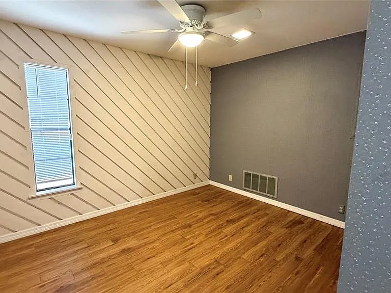 8445 Cessna Dr — Photo 53