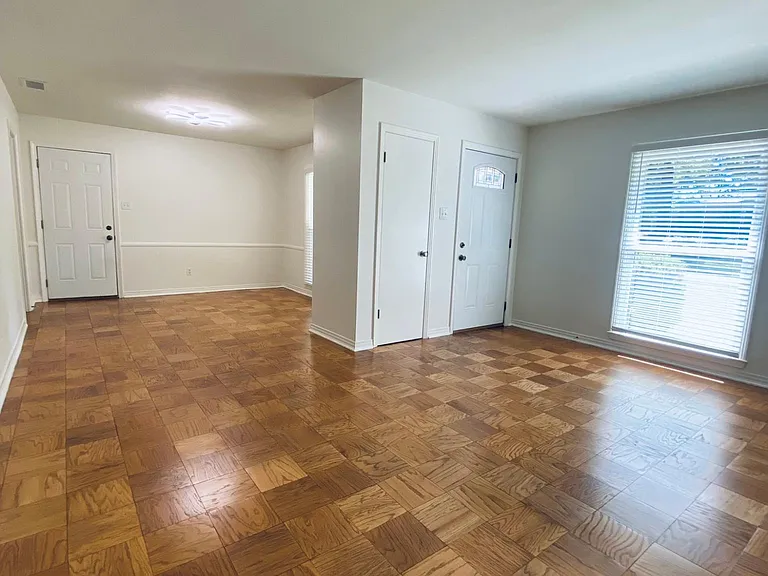 214 Glen Oaks Rd — Photo 3