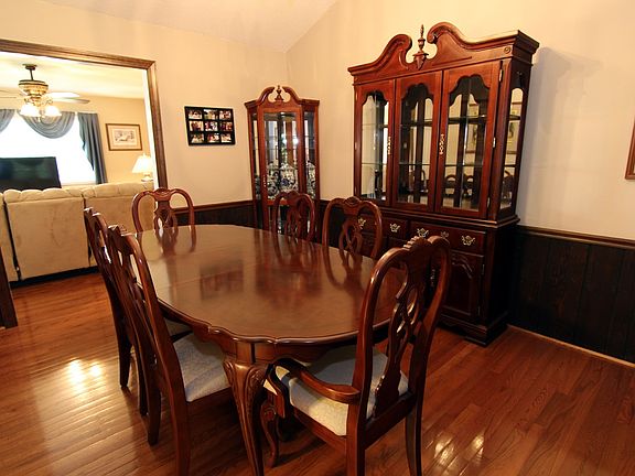 3rd image of 2844 Allgood Rd #2