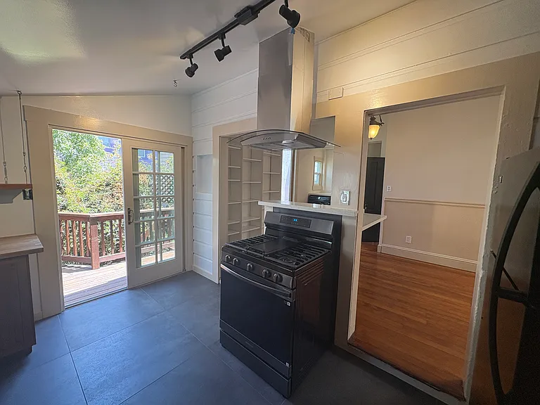 New Oven, New Floors, New Hood