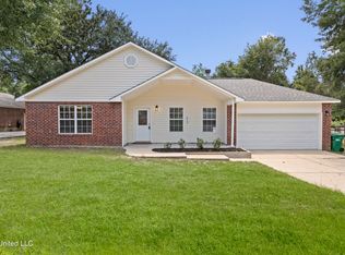 8909 Mermaid Ave, Ocean Springs, MS 39564