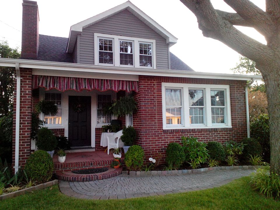 Cottage front