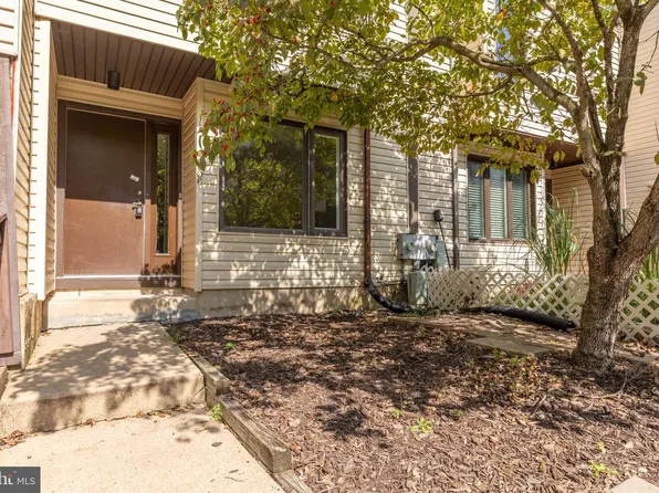 3206 Champions Dr, Wilmington, DE 19808