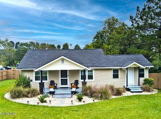 588 Nine Foot Rd, Newport, NC 28570