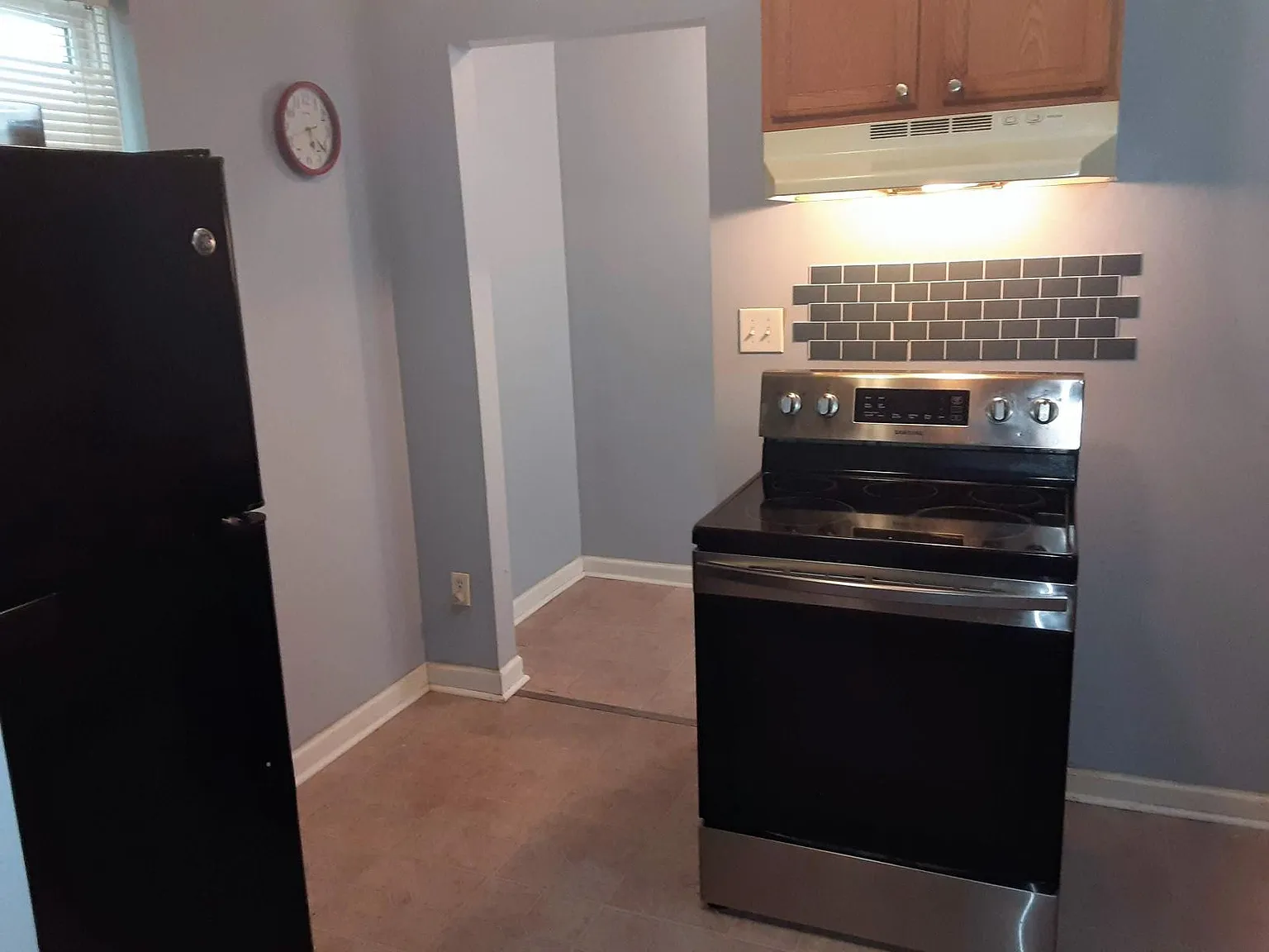 2113 Sharon Ave photo 1