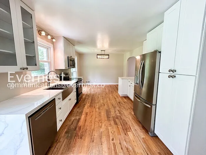 195 Jade Cove Dr — Photo 2