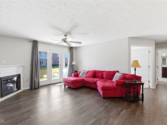 5th image of 3129 Crestmont Ln APT 104