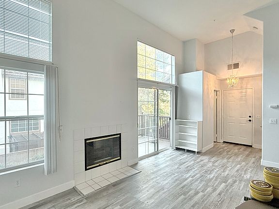 4th image of 10292 Wateridge Cir Unit 258