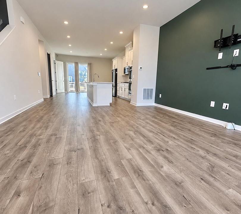 1st image of 1784 Hickory Woods Rd
