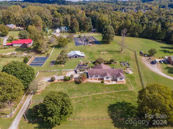 1888 Robinwood Rd, Newton, NC 28658