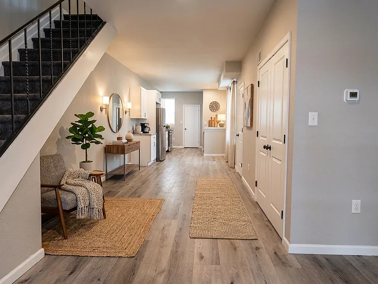 112 N Wilton St — Photo 2