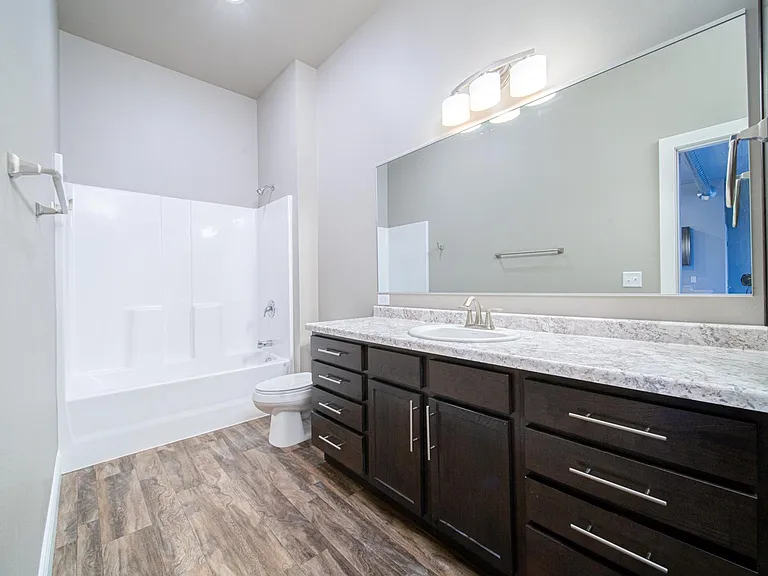 The Captiva: Bathroom