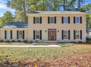 30 Clubview Dr, Newnan, GA 30265