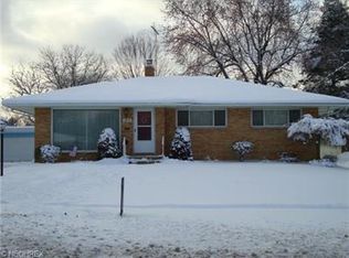 3616 Spencer Rd, Rocky River, OH 44116