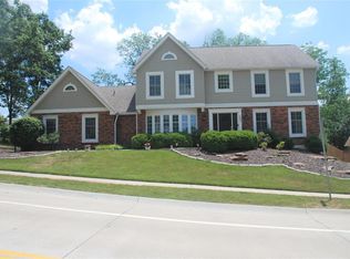 392 Greentrails Dr S, Chesterfield, MO 63017