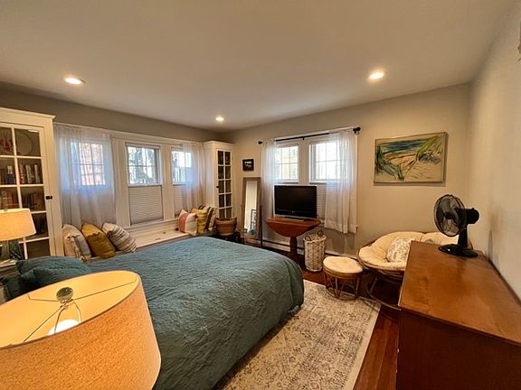 3rd image of 103 Welles Ave APT 1R
