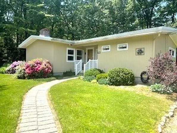 251 Theresa St, Fitchburg, MA 01420