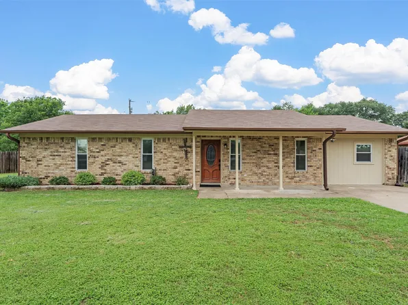 202 Lee Ln, Lorena, TX 76655