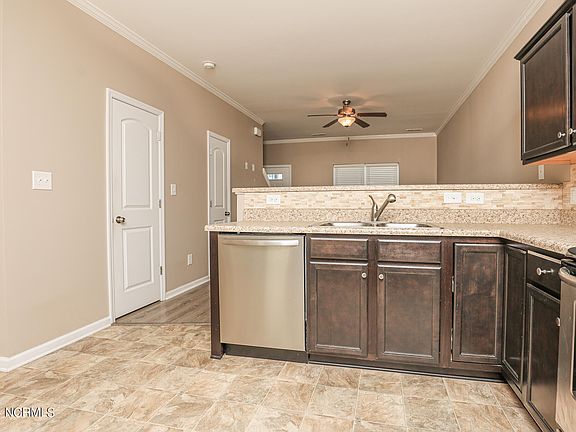 5th image of 504 Oyster Rock Lane