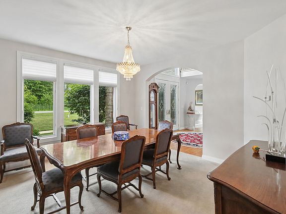 5th image of 26 Country Ln