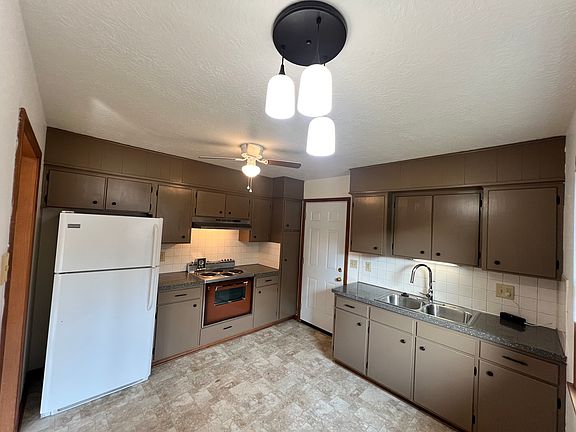 2nd image of 1727 S Scott Ave
