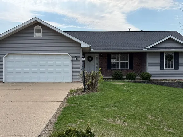 305 Bittersweet Ave, Metamora, IL 61548