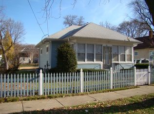 531 N View St, Aurora, IL 60506