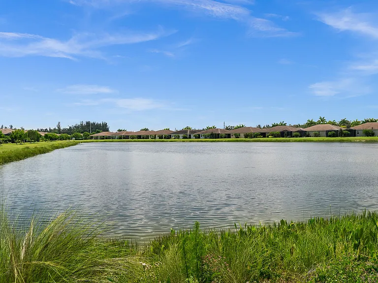 10288 Bonavie Cove Dr — Photo 25