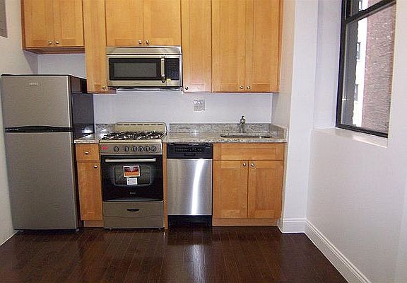 5th image of 175 W 72nd St APT 4E1