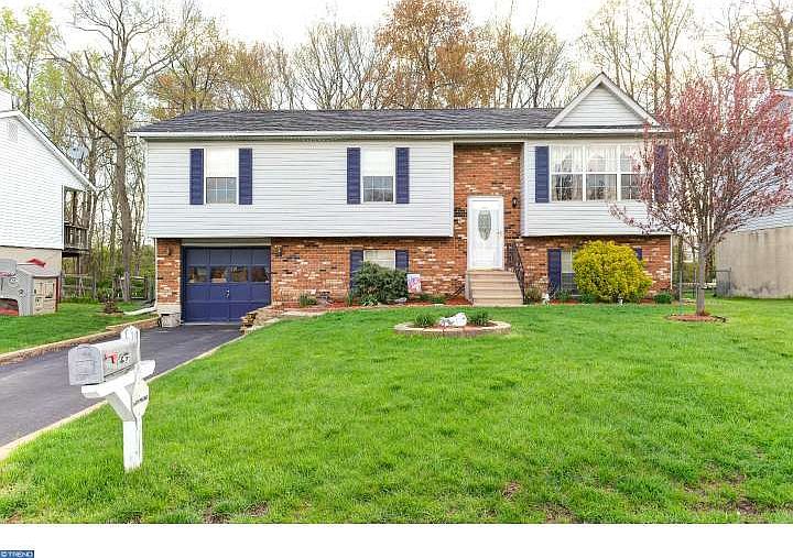 1st image of 129 Fantasia Dr