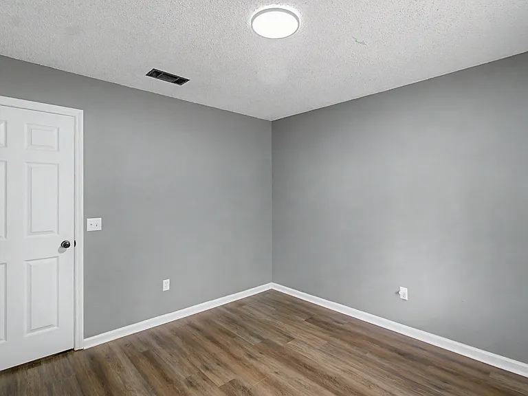 291 Sabreena Cir — Photo 17