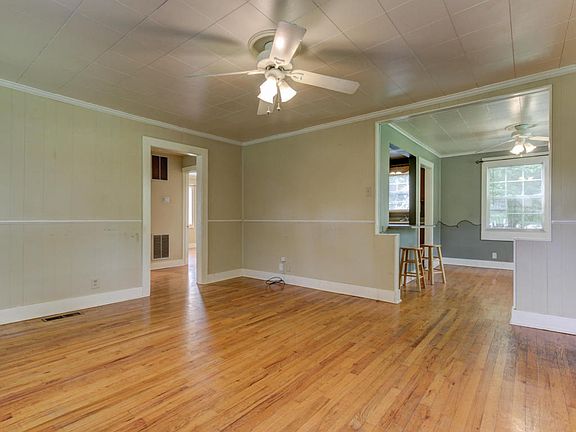 5th image of 259 Pinecrest Cir