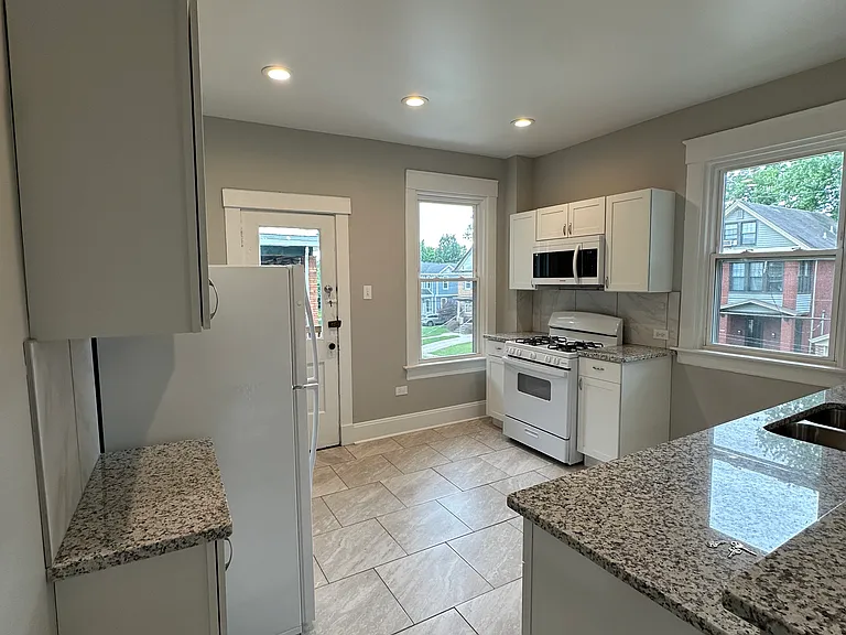 4500 Ashland Ave #2 — Photo 2