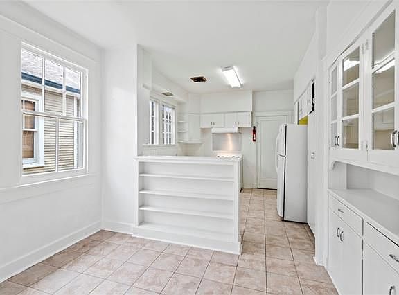 5th image of 1631 Jefferson Ave