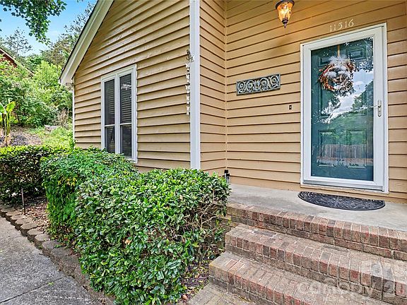 3rd image of 11516 Moonridge Dr
