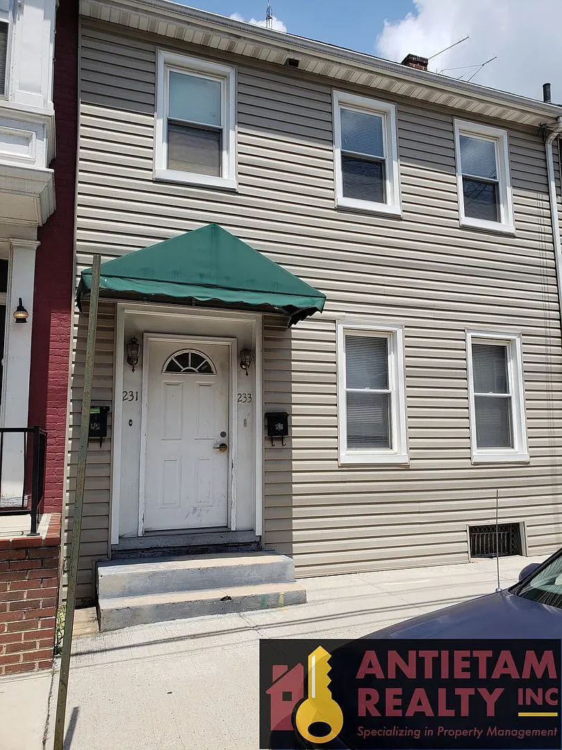 231-233 E. King Street — Photo 1