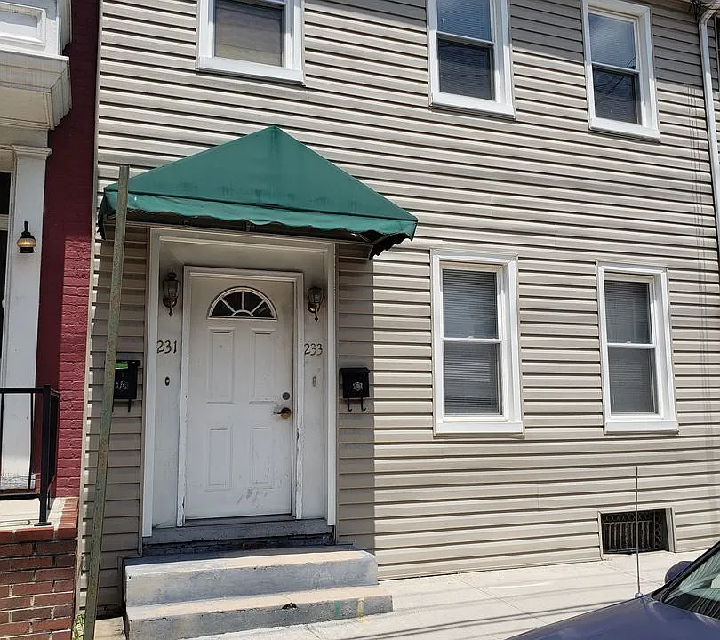 231-233 E King St