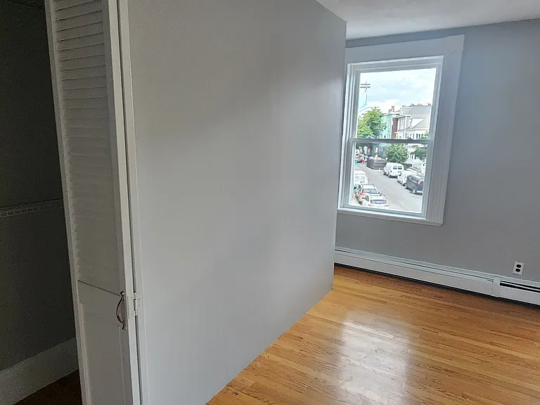 272-274B Meridian St #2 — Photo 6