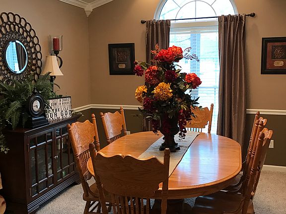 Formal dining room 