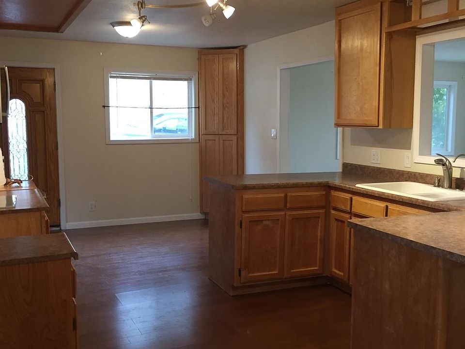 2nd image of 22750 Circle Ave