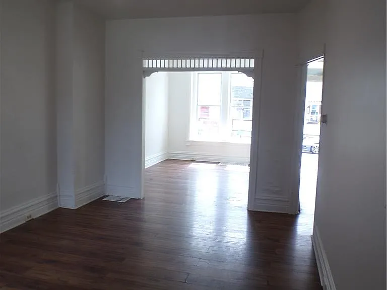 111 Ridge Ave — Photo 4