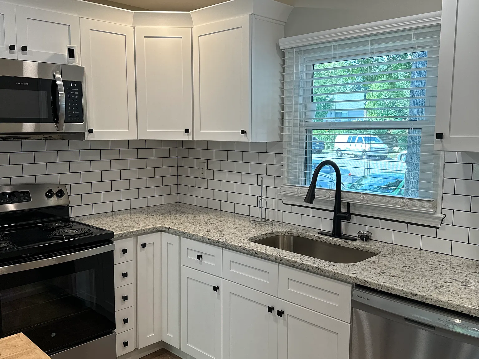 1448 Deer Lake Cir — Photo 4