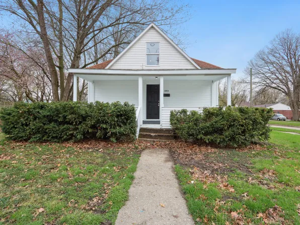 1211 N Walnut St, Champaign, IL 61820