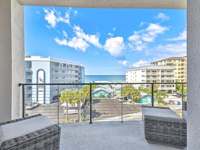 19505 Gulf Blvd #404 — Photo 40