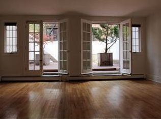 243 W 14th St, New York, NY 10011
