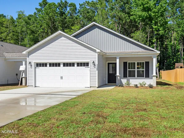 1163 Dan Owen Dr, Hampstead, NC 28443